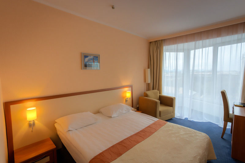 Intourist Hotel Zaporizhia Exteriör bild