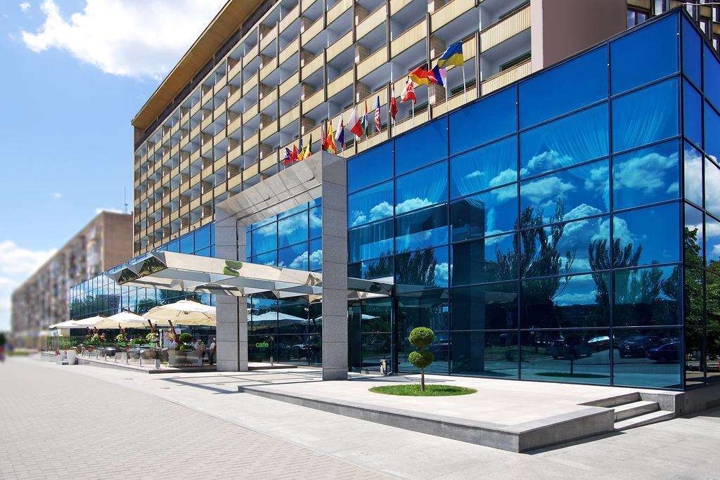 Intourist Hotel Zaporizhia Exteriör bild