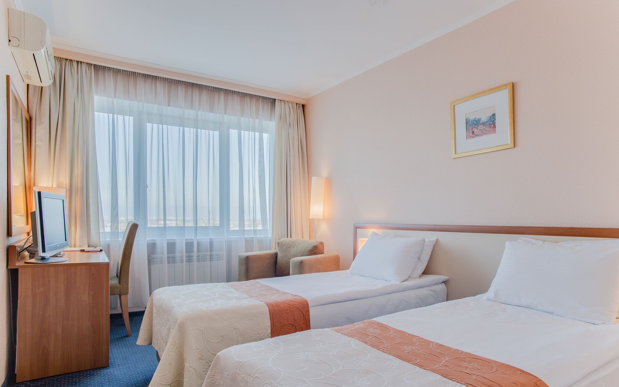 Intourist Hotel Zaporizhia Exteriör bild